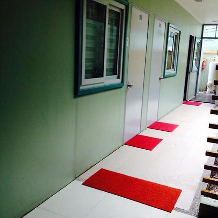 Shore Time Hotel - Annex Balabag  Екстериор снимка