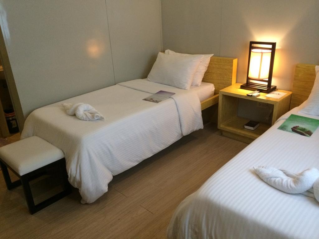 Shore Time Hotel - Annex Balabag  Екстериор снимка