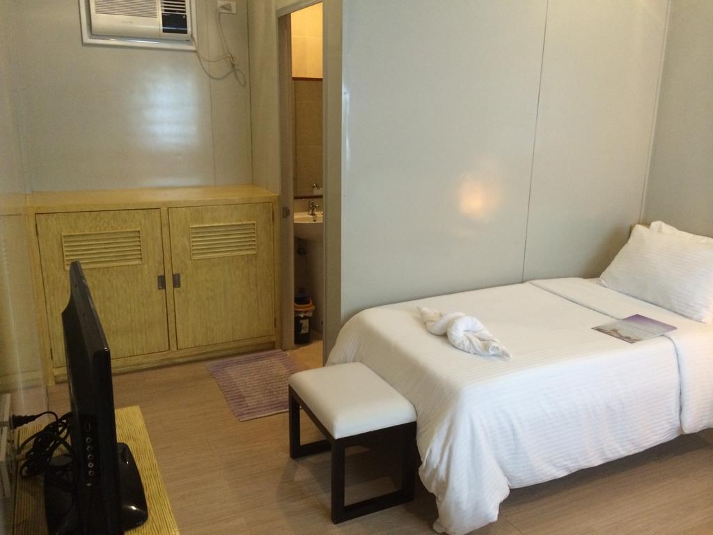 Shore Time Hotel - Annex Balabag  Екстериор снимка