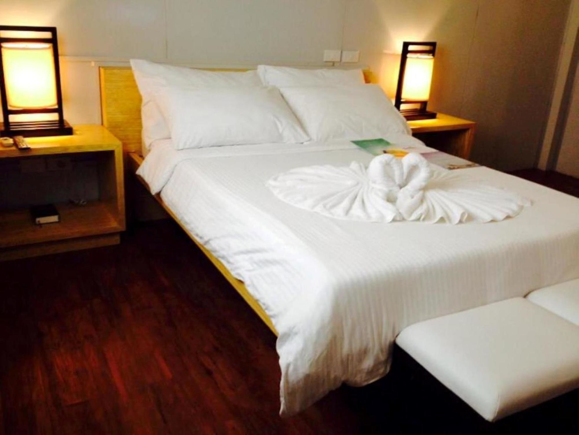 Shore Time Hotel - Annex Balabag  Екстериор снимка